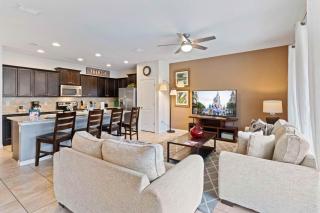 Townhome with Private Pool, BBQ & FREE Waterpark - Kissimmee - 5