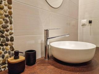 Bansko Getaway- Ski & Summer Activities , sleep 6 - 4