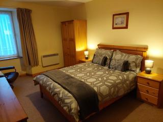 8 Firth Square - 6
