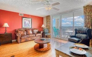 Three Bedrooms with Amazing Waterway View on the 5th Floor - Yacht Club - 4