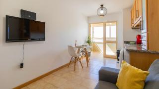 Cozy Downtown Apartment by Unique Hosts - 1