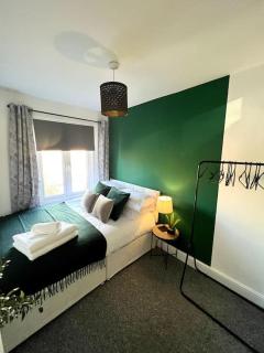 Green Suite - Central Reading - Relocators - Work - 9