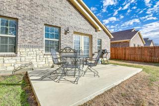Spacious Grand Prairie Home with Fenced Yard and Patio - Grand Prairie - 9