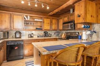 Cedar Ridge Hot Tub BBQ Sleeps 8 - 6