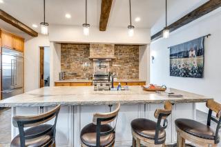 Epic East Wenatchee Home with Hot Tub and Game Room! - East Wenatchee - 5
