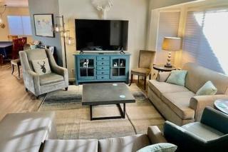 Deer Suite HOT TUB GAME ROOM SLEEPS 2 - 5