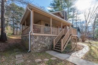 Lake Tomahawk Retreat - Black Mountain - 0