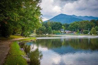 Lake Tomahawk Retreat - Black Mountain - 9