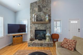 Lake Tomahawk Retreat - Black Mountain - 6