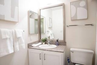 5BR CozySuites The Block with Direct Skybridge Access - Indianápolis - 2