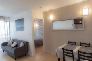 Parisian Romance Retreat - 6