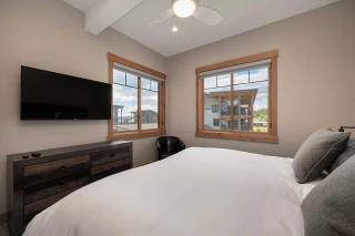 NEW Condo Grand Park W/Hot Tub & Mountain View - 9