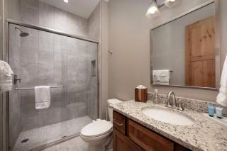 NEW Condo Grand Park W/Hot Tub & Mountain View - 2
