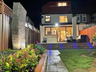 Casa Marina- 4 bedroom house with garden and balcony - 2