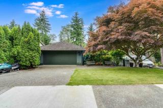 Adorable new studio with free parking and WiFi - 9