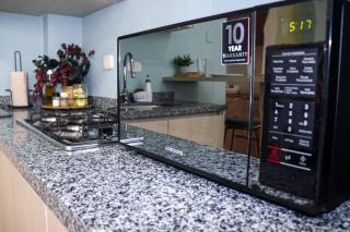 Apto reservado, cómodo y moderno en sur central. - 4