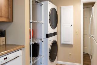 Spacious 6 BR Extended Stay - North Salt Lake - 1
