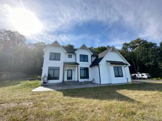 New Farmhouse, King Beds, Game Room, Hot Tub & View! - 9