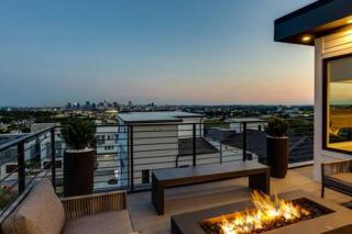 Modern Luxury Hot Tub Mini Golf Elevator Views - Nashville - 4