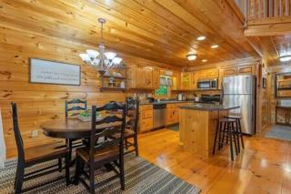 Best Views in Ellijay - Waffle Bar-King Bed-HotTub - Ellijay - 1