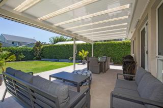 Bluewater Jervis Bay - Pet Friendly Luxury with Spa - 5 Mins Walk to Beach - 7