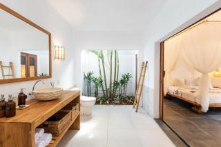 Unicorn Shelter Villa - Seminyak - 3