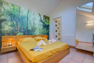 France Apartment - Happy Rentals - 2