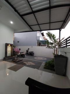 Chandra's guest house - Pesanggaran - 4