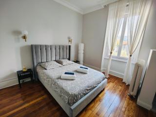 Self-checkin town house - Rooms to rent in a beautiful modern town house - Not a hotel - Location de chambres avec arrivée en autonomie - Extra fee for sheets and towels - Private parking - Check your plateform inbox and follow check-in instructions - Saint-Romain-en-Gal - 0