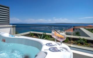 Exclusive Seafront Suite with jacuzzi - Zavala - 7