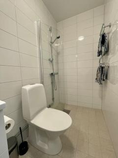 Newly built bright apartment, close to everything If you want to visit Stockholm, you will find the perfect accommodation here! Ferry line 80 makes it very convenient and easy to get to the city center - Nacka - 4