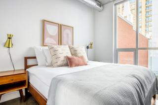 River N 1BR w Gym Pool nr L stop Beach CHI-359 - Chicago - 3