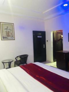 MCLORRETS SUITES - Enugu - 9