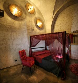 BLACK HOLE ROOMS - Catania - 9