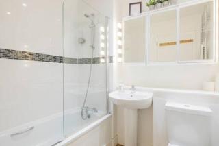 Luxe Cambridge Station Flat with Terrace - Cambridge - 4