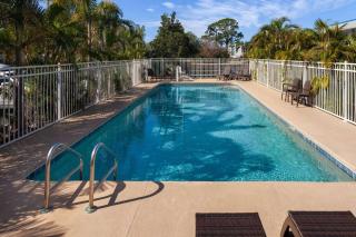 Days Inn by Wyndham Melbourne - 1