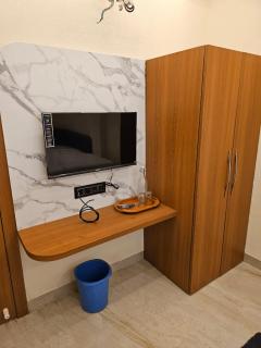 Hotel Sadashiv - Ujjain - 1