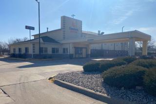 Comfort Suites Peoria I-74 - Peoria - 7