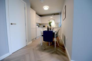 2 BED TERRACED FLAT PICCADILLY LINE - 6