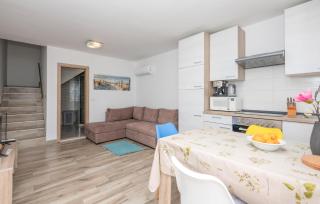 Awesome Apartment In Rogotin With Wifi - Rogotin - 7