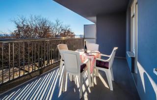 Beautiful Apartment In Rijeka With Wifi - 0