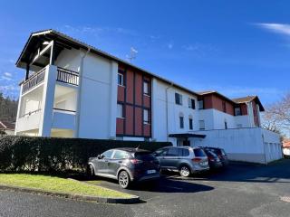 Joli T2 bis lumineux, calme avec terrasse, 1 chambre, accès internet à Cambo-les-Bains - FR-1-495-56 - Cambo-les-Bains - 0