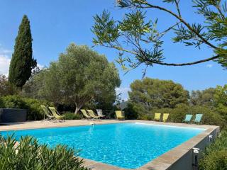 Mas provençal dans un vignoble - La Motte - 0