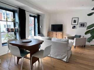 Poets Rest, free parking, EV socket fees apply walk to beach - Brighton & Hove - 3
