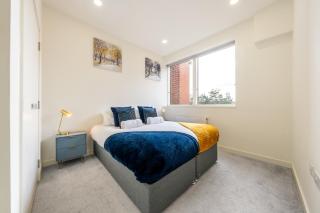 Luxury 1 Bedroom serviced apartment with Roof terrace & Gym - Stevenage - 3