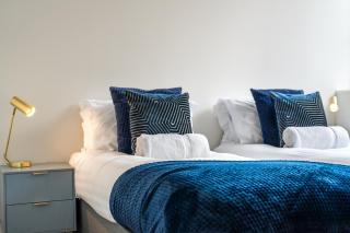Luxury 1 Bedroom serviced apartment with Roof terrace & Gym - Stevenage - 1