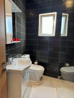 Uniluxury Hotel Prishtina - Prishtinë - 8