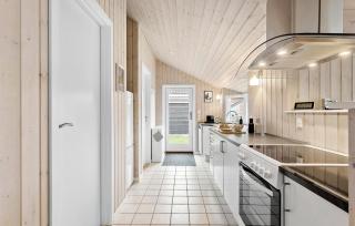 Cozy Home In Frørup With Kitchen - Frørup - 6