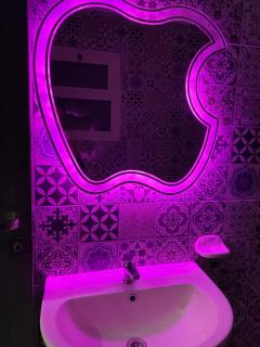 Cozy king bed in 6 of October city - 8