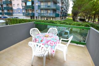 One bedroom flat with balcony next to the sea - 4